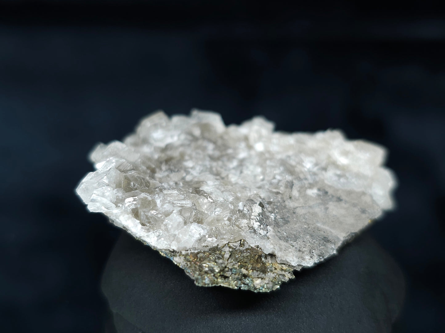 #33650 Super clear Nailhead Spar Calcite tiny cluster