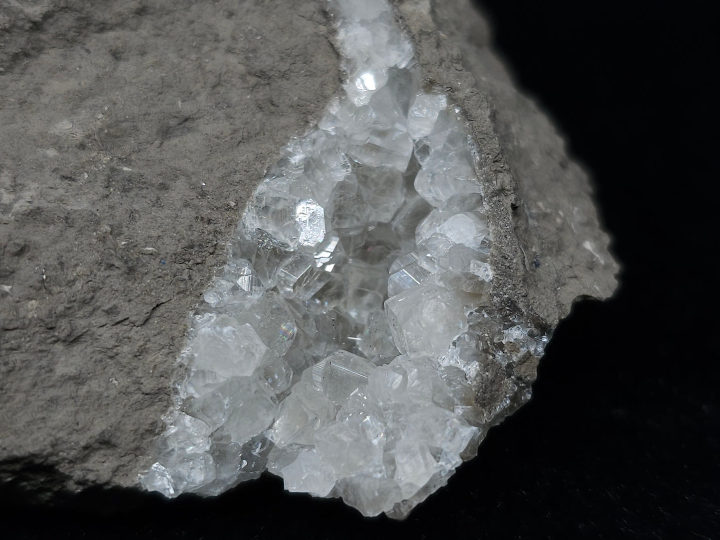 #33656 Super clear Nailhead Spar Calcite cluster and Chalcopyrite ore and multiple small fossils in the matrix