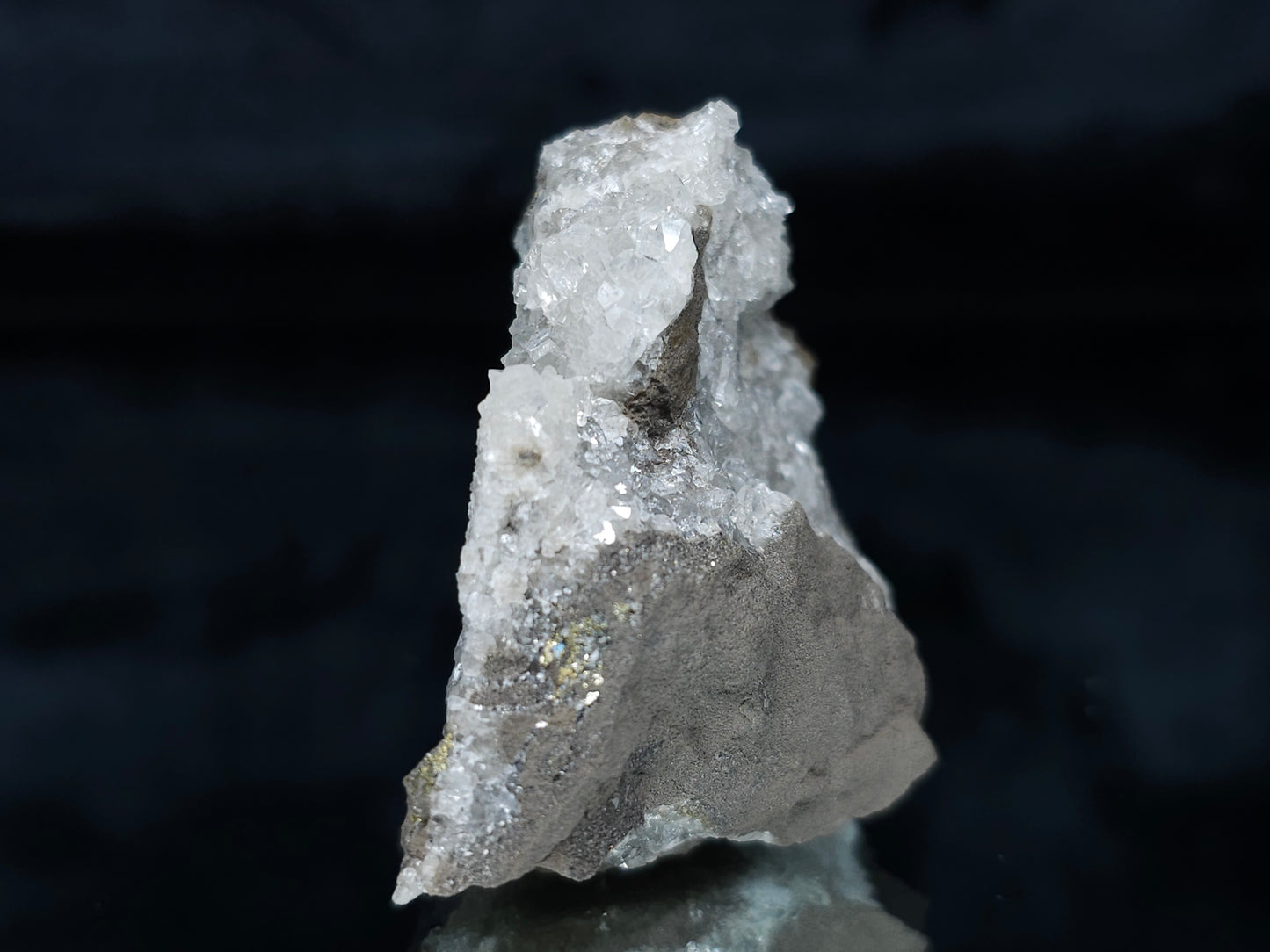 #33659 Super clear Nailhead Spar Calcite cluster and Chalcopyrite ore and multiple small fossils in the matrix