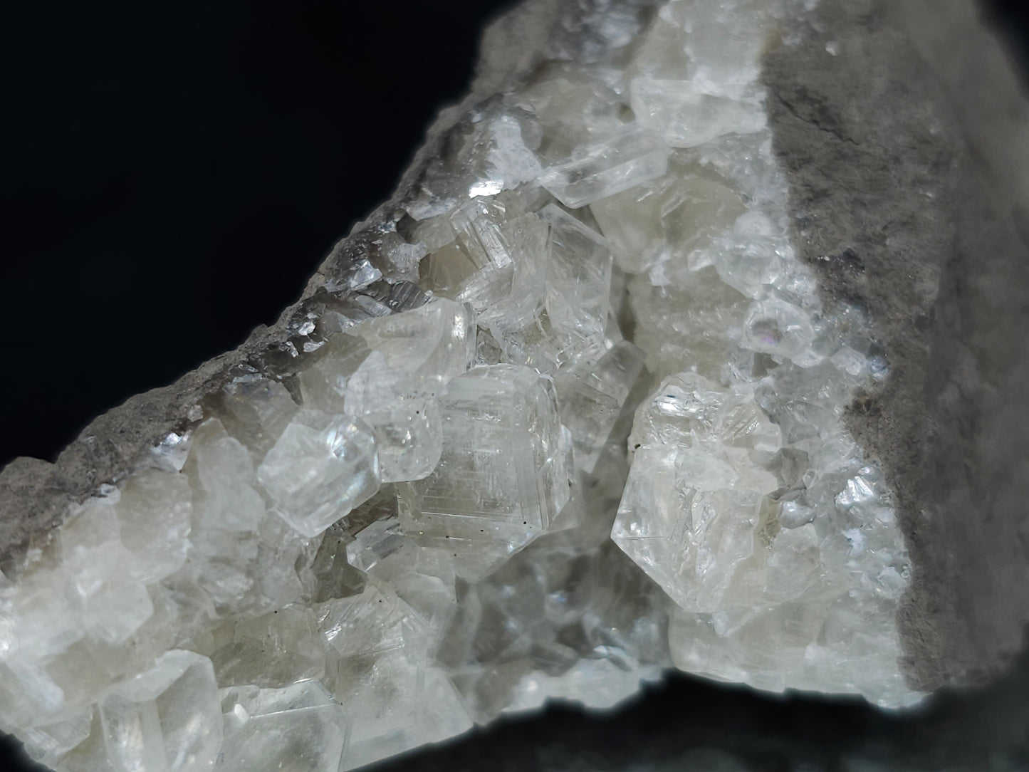 #33665 Super clear Nailhead Spar Calcite cluster