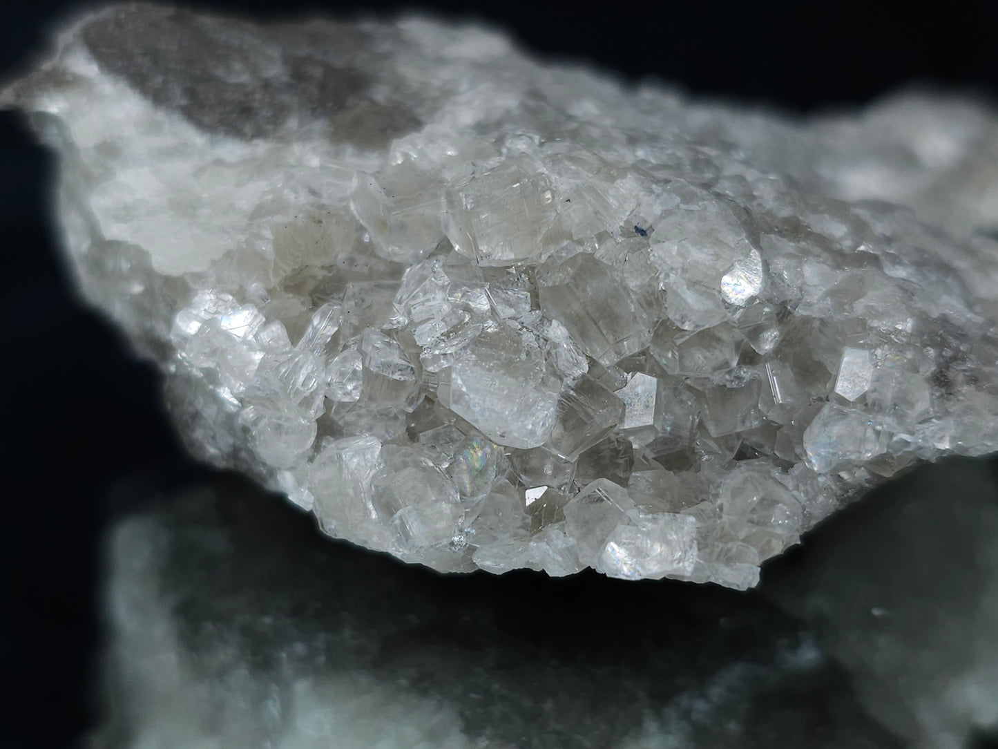 #33667 Super clear Nailhead Spar Calcite cluster