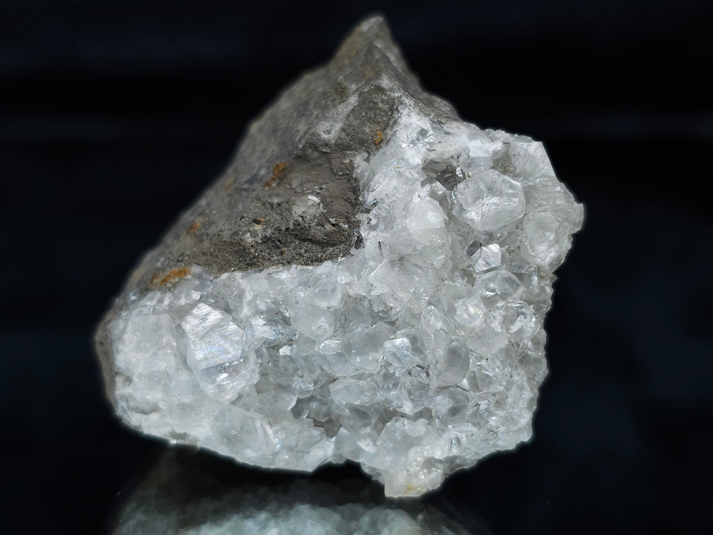 #33668 Super clear Nailhead Spar Calcite cluster