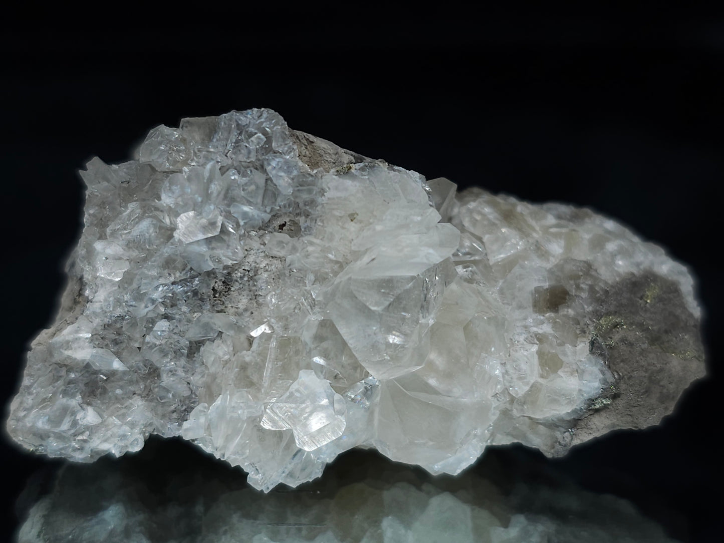 #33671 Super clear Nailhead Spar Calcite cluster