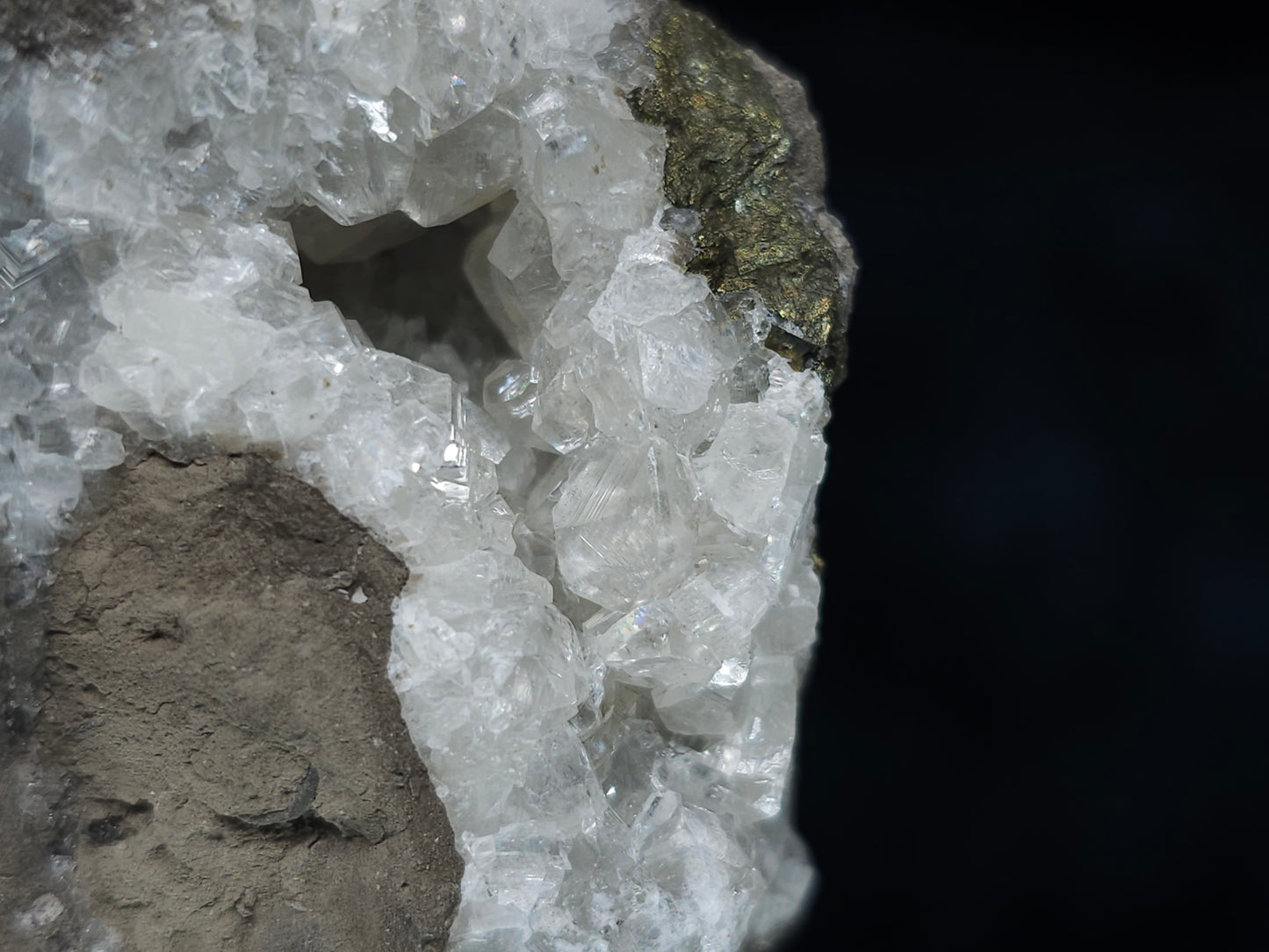 #33679 Super clear Nailhead Spar Calcite geode and Chalcopyrite ore and multiple small fossils in the matrix