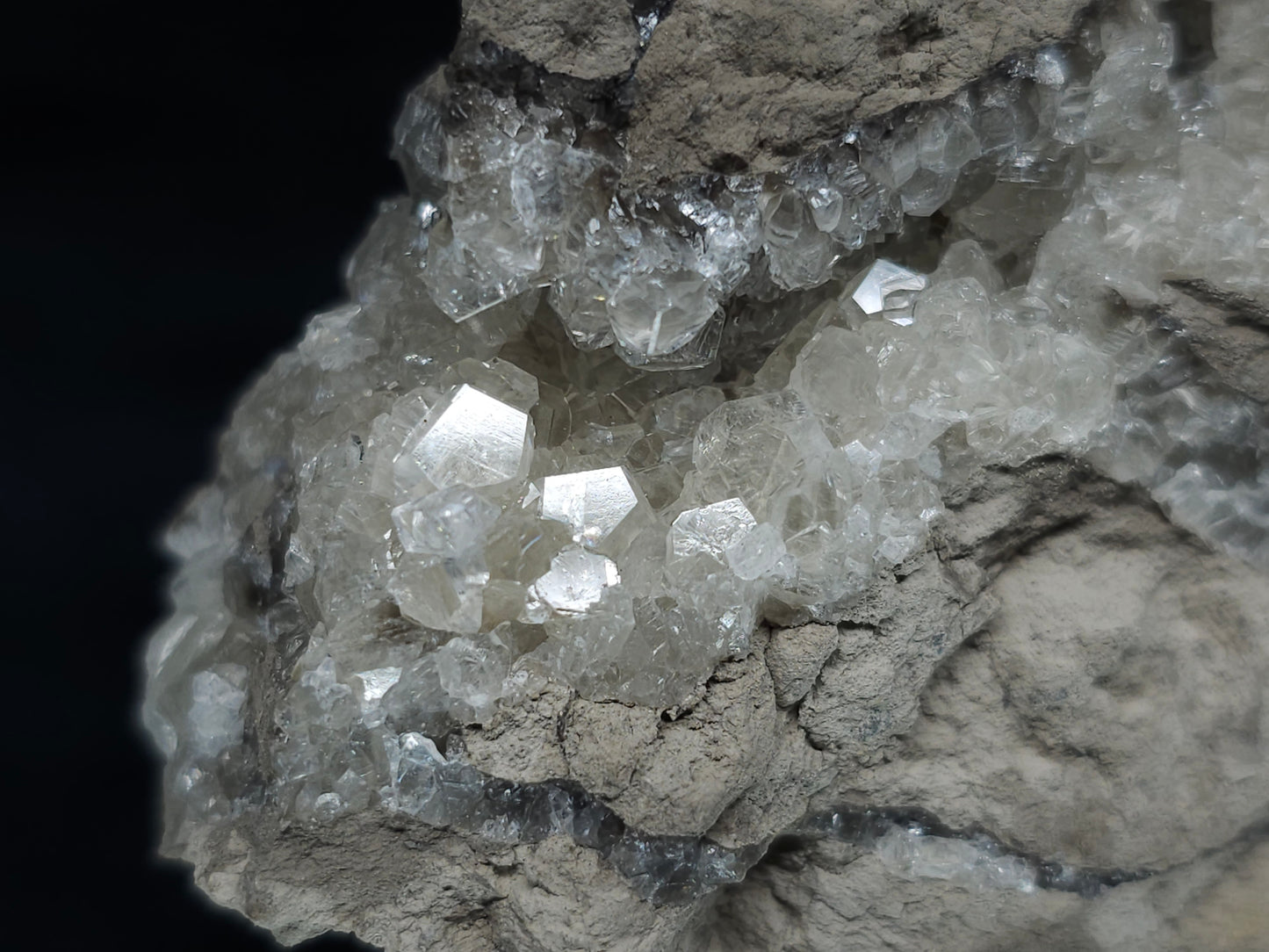 #33681 Super clear Nailhead Spar Calcite cluster and geode it also have Chalcopyrite ore and multiple small fossils in the matrix