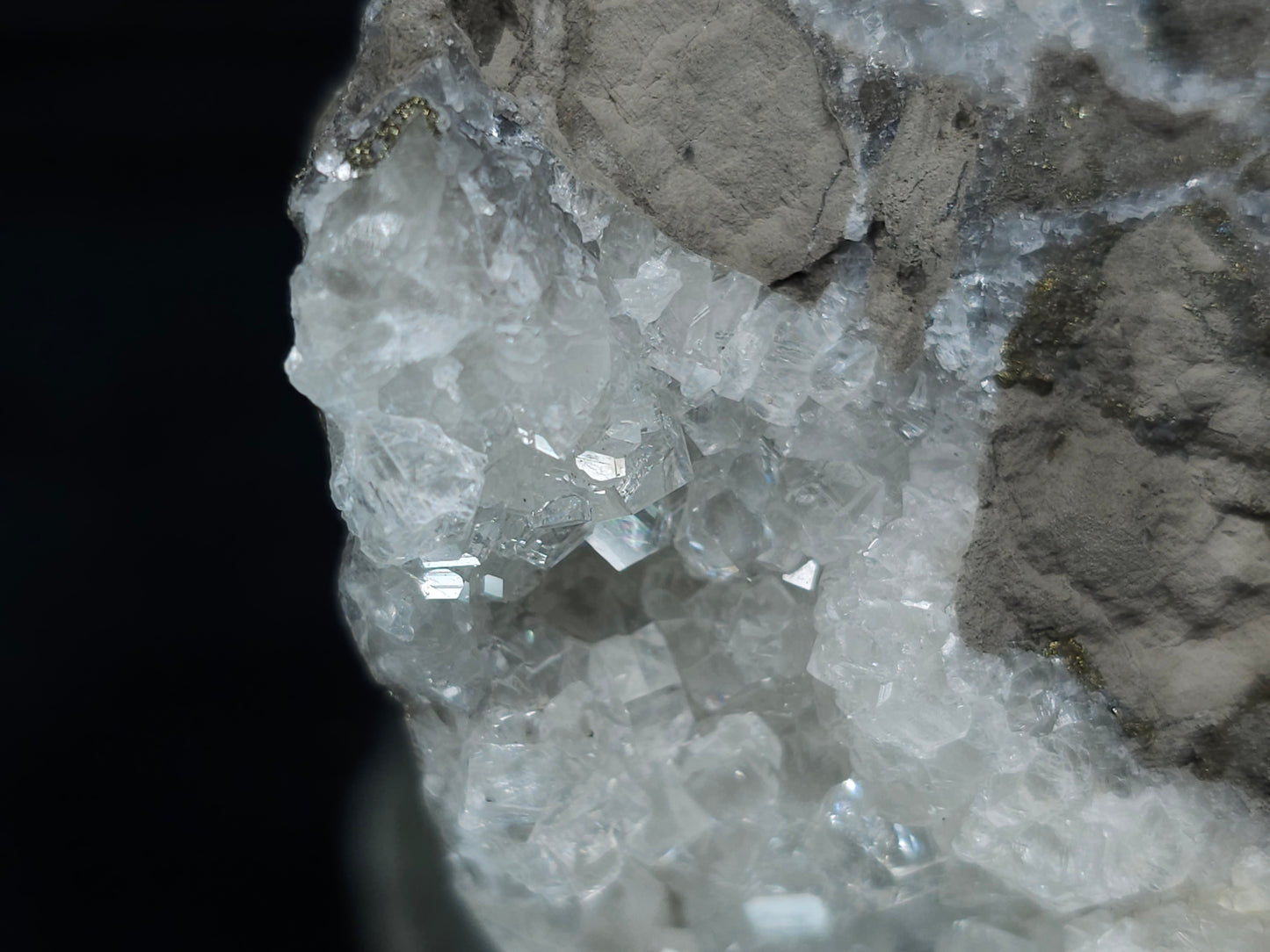 #33684 Super clear Nailhead Calcite Spar cluster and Chalcopyrite ore and multiple small fossils in the matrix
