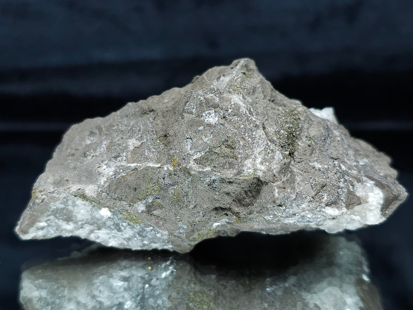#33686 Super clear Nailhead Spar Calcite cluster and Chalcopyrite ore and multiple small fossils in the matrix