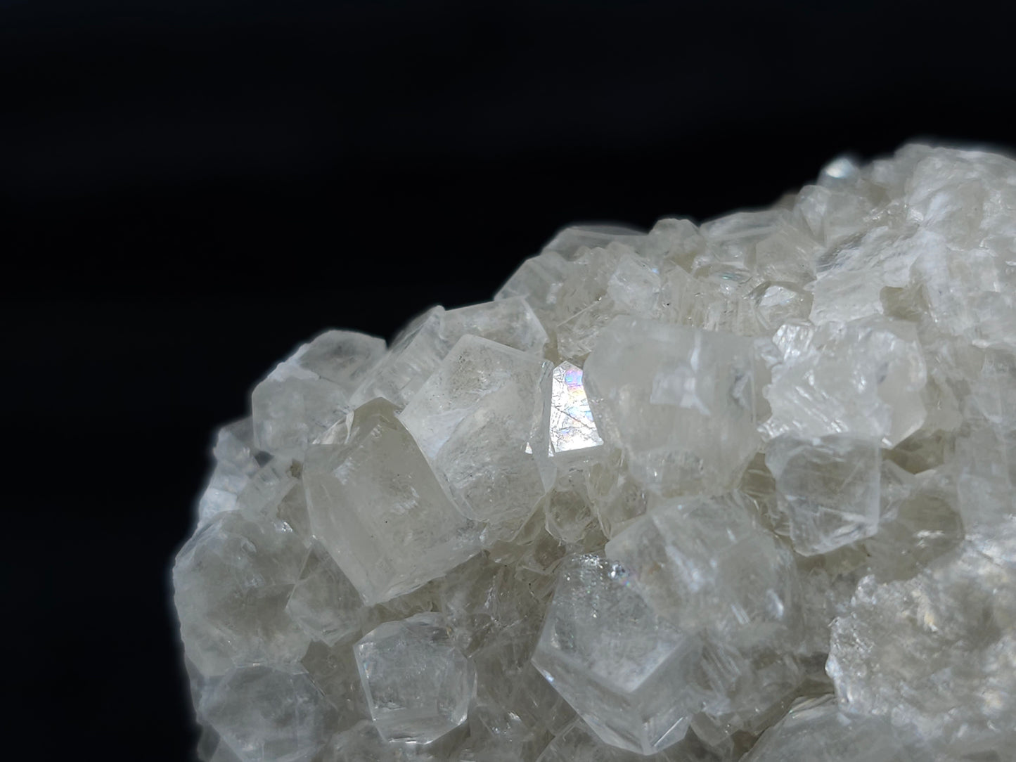 #33690 Super clear Nailhead Spar Calcite cluster and Chalcopyrite ore and multiple small fossils in the matrix