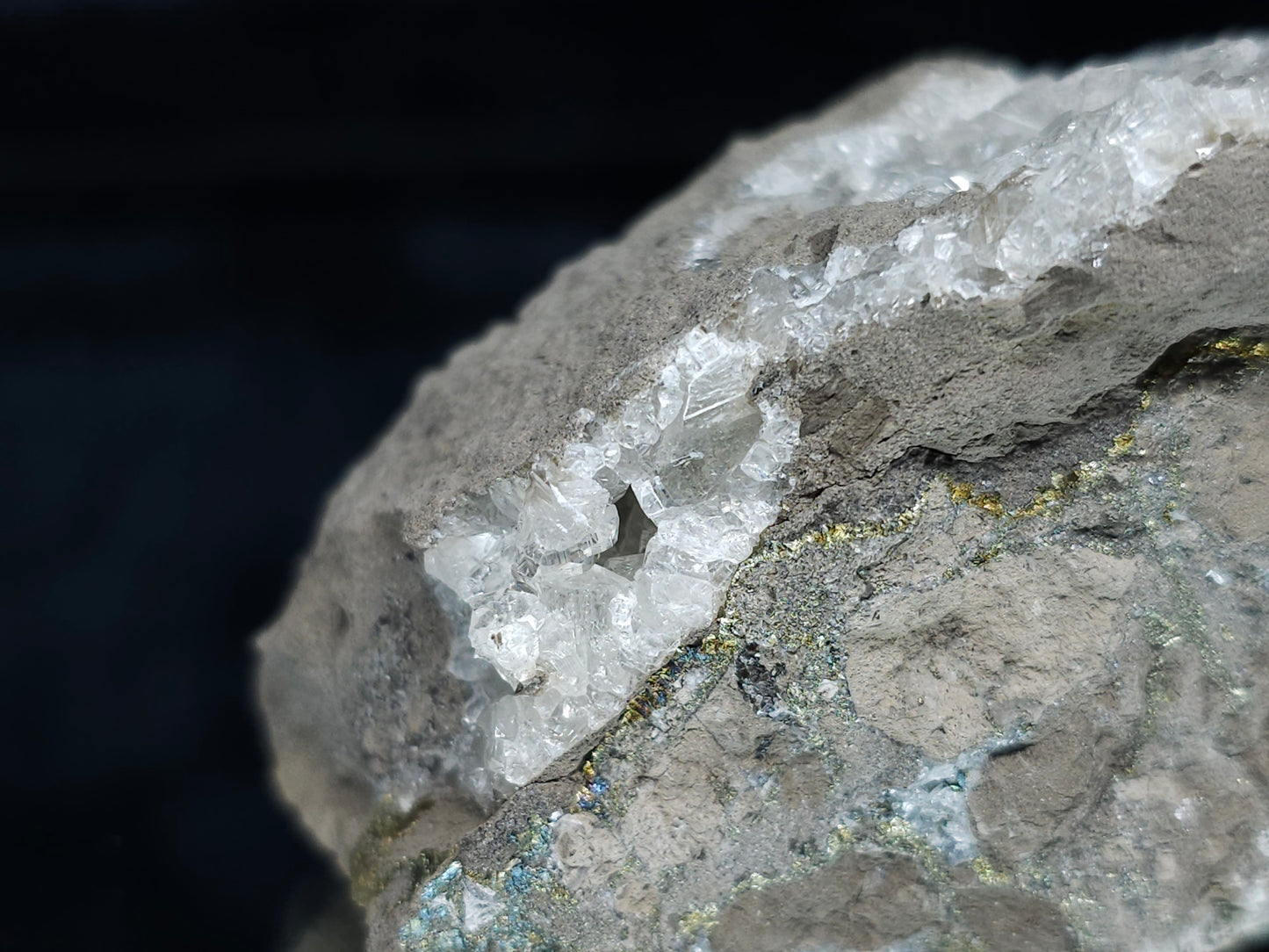 #33687 Super clear Nailhead Spar Calcite cluster and Chalcopyrite ore and multiple small fossils in the matrix