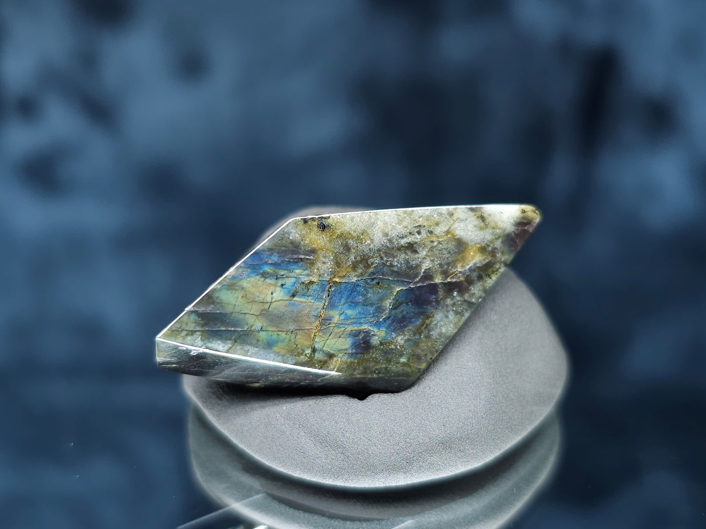 #44141 Labradorite
