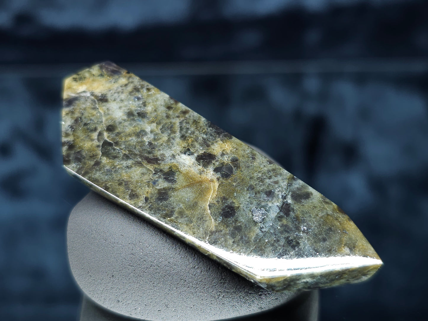 #44152 Labradorite