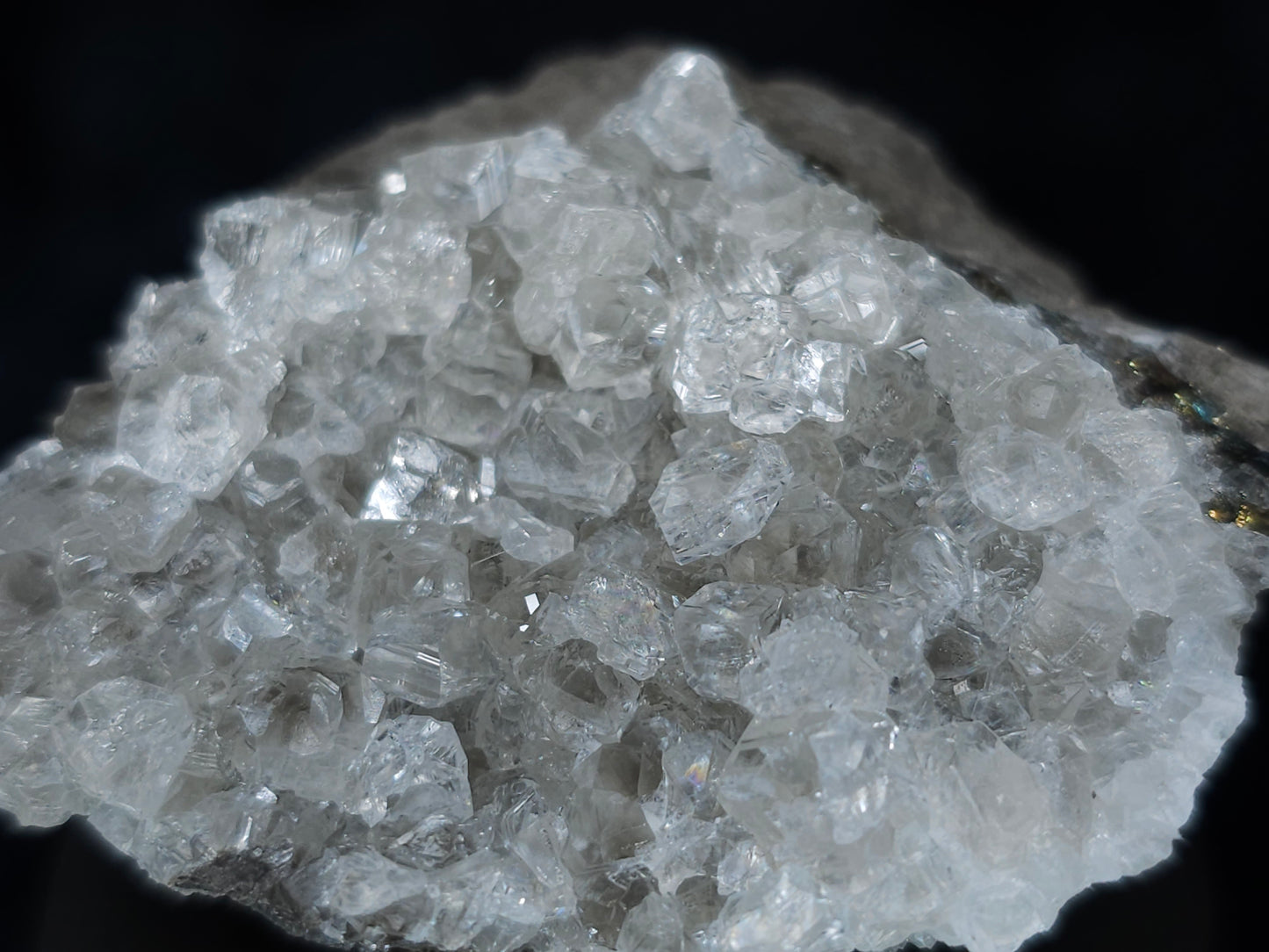 #35933 Super clear Nailhead Spar Calcite cluster, Chalcopyrite ore and multiple small fossils in the matrix