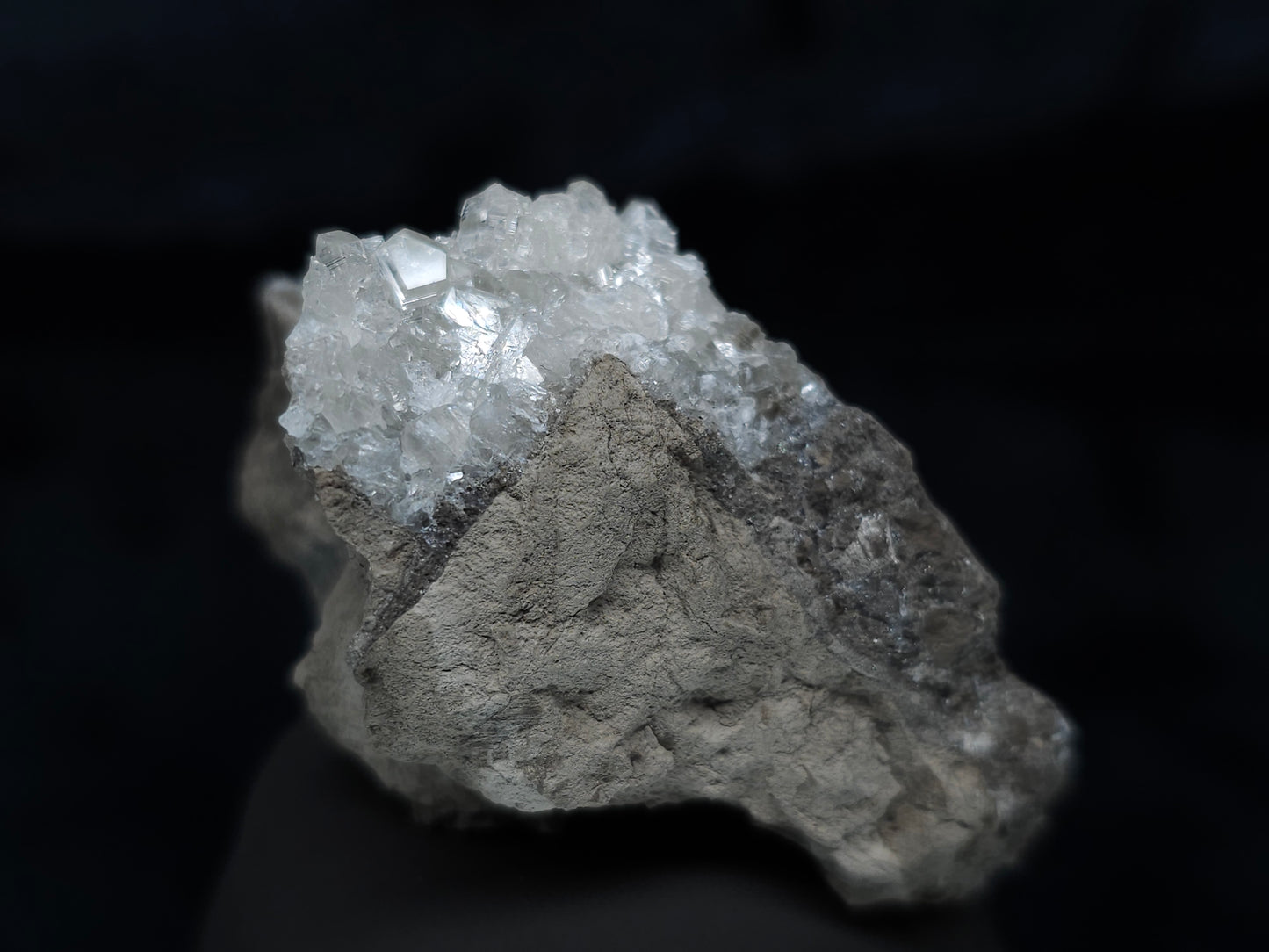 #35940 Super clear Nailhead Spar Calcite cluster, Chalcopyrite ore and multiple small fossils in the matrix