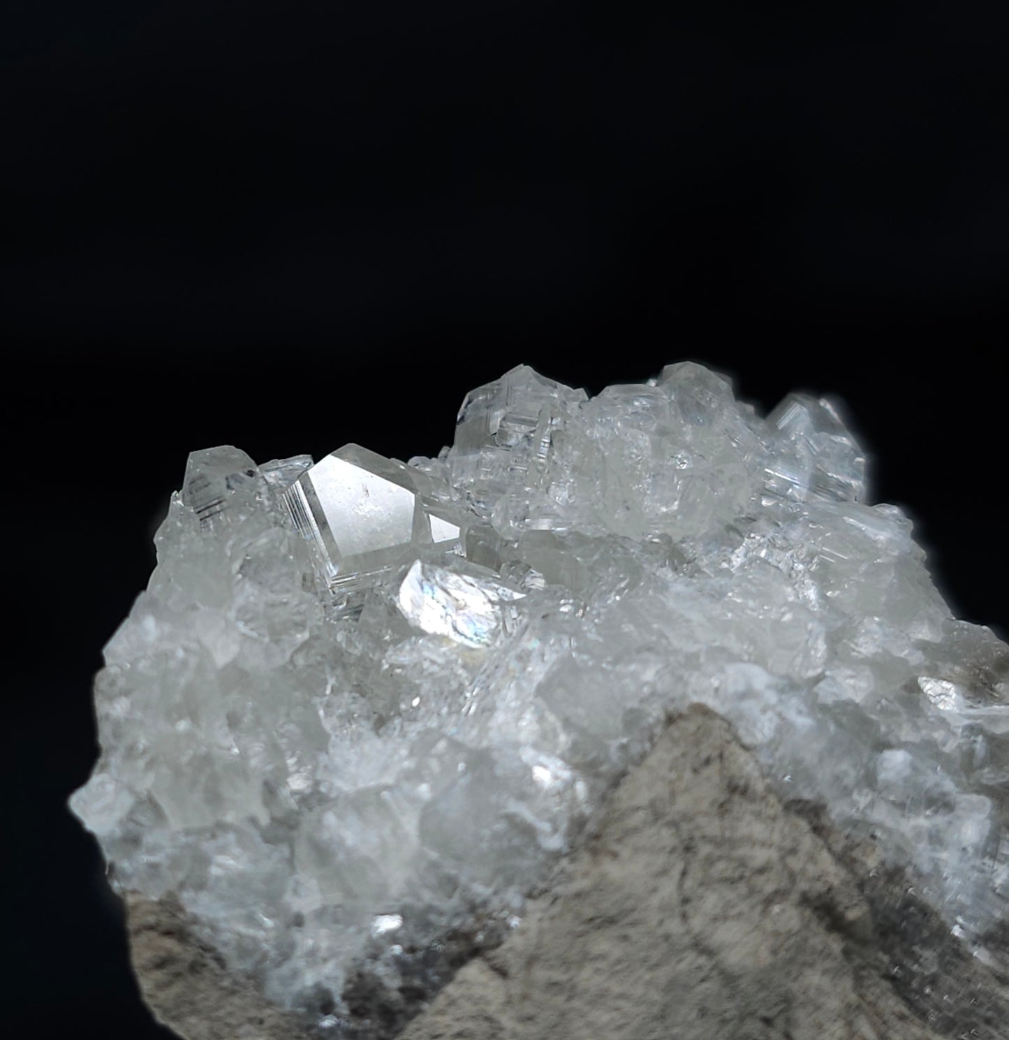 #35940 Super clear Nailhead Spar Calcite cluster, Chalcopyrite ore and multiple small fossils in the matrix