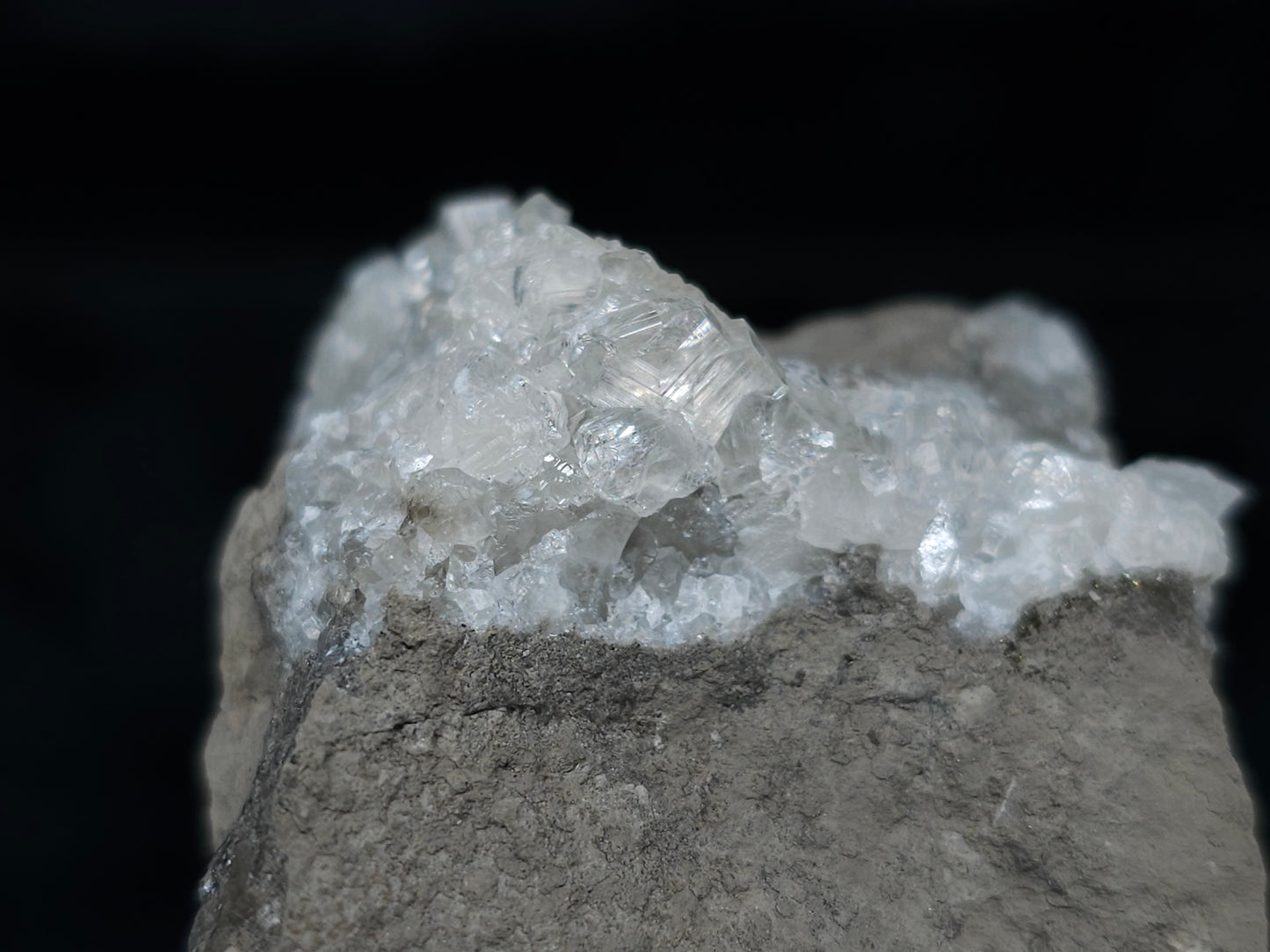 #35940 Super clear Nailhead Spar Calcite cluster, Chalcopyrite ore and multiple small fossils in the matrix