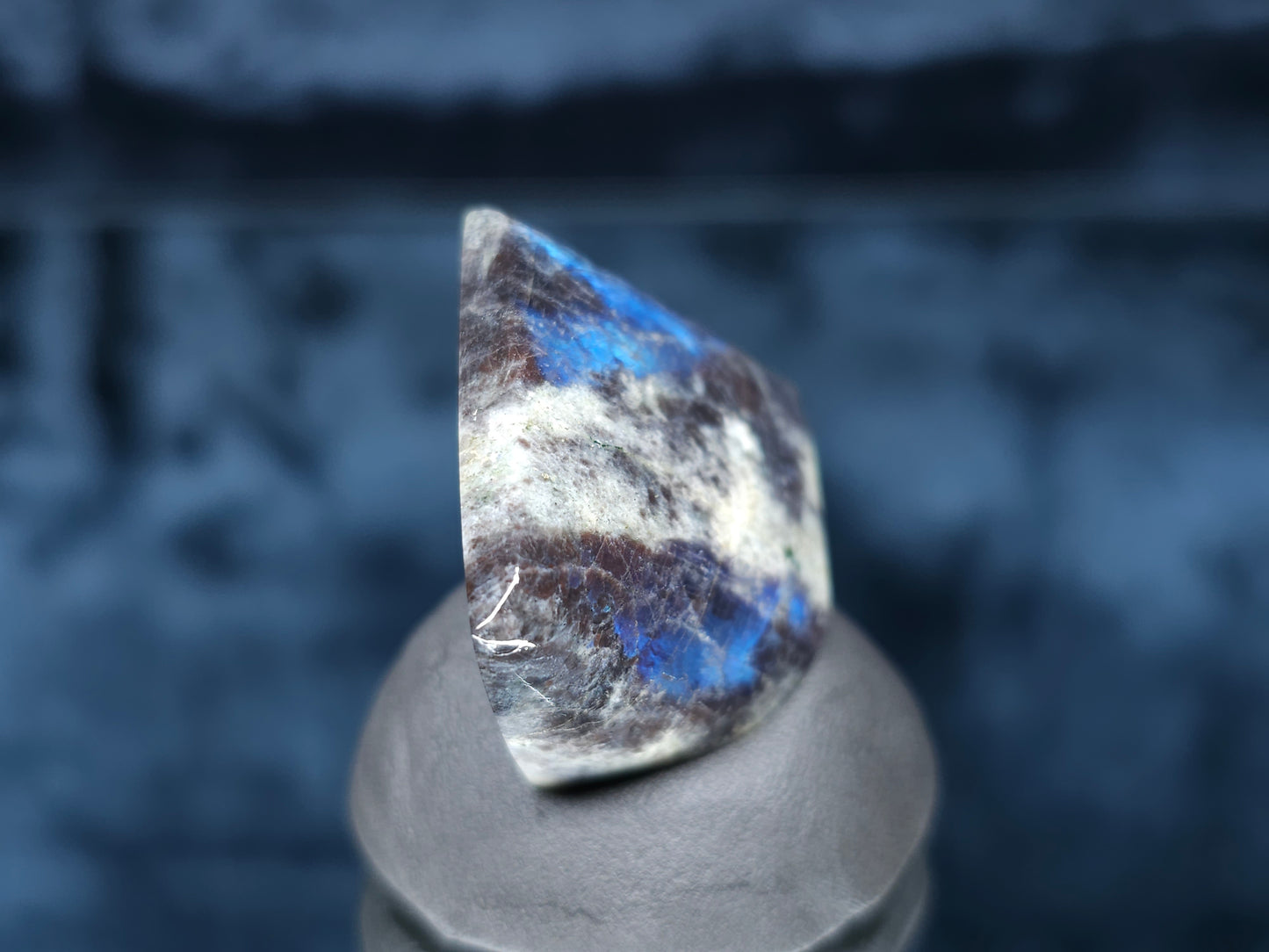 #44073 Labradorite