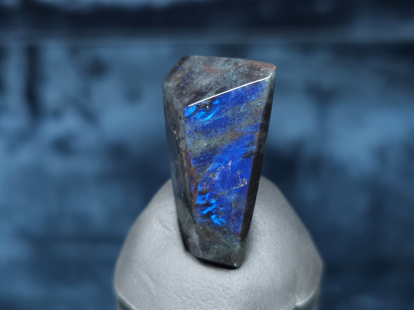 #44080 Labradorite