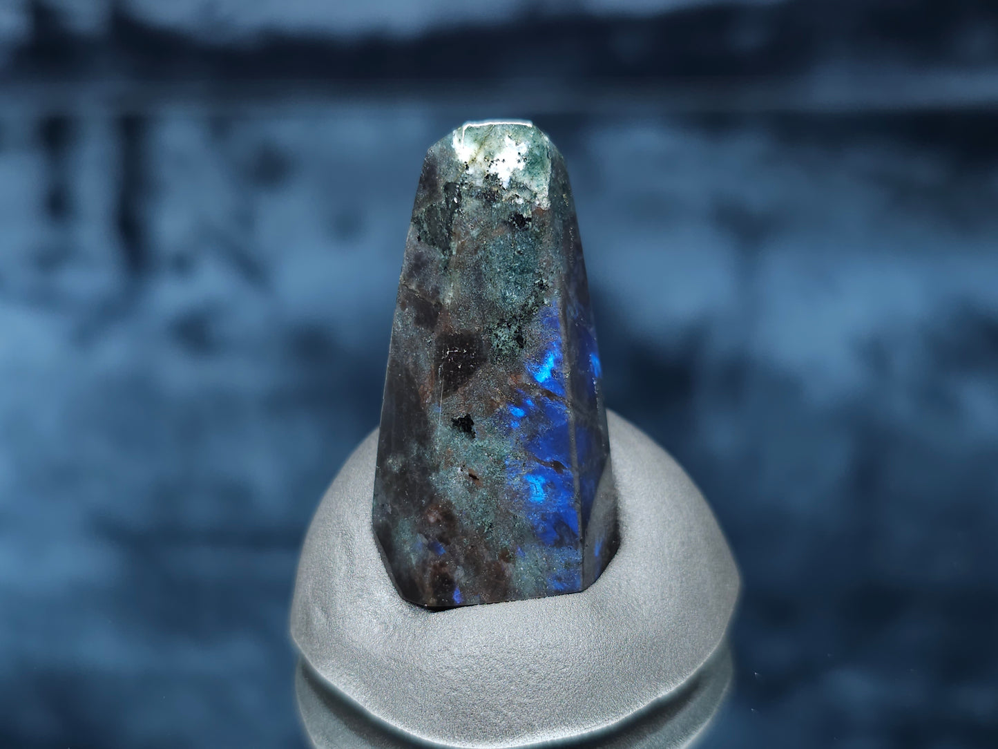 #44080 Labradorite