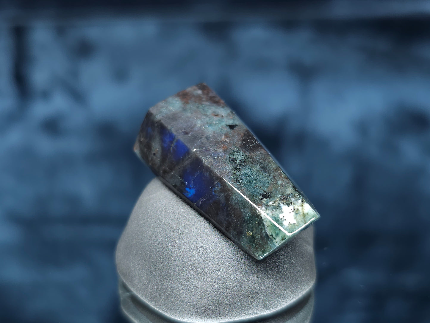 #44080 Labradorite