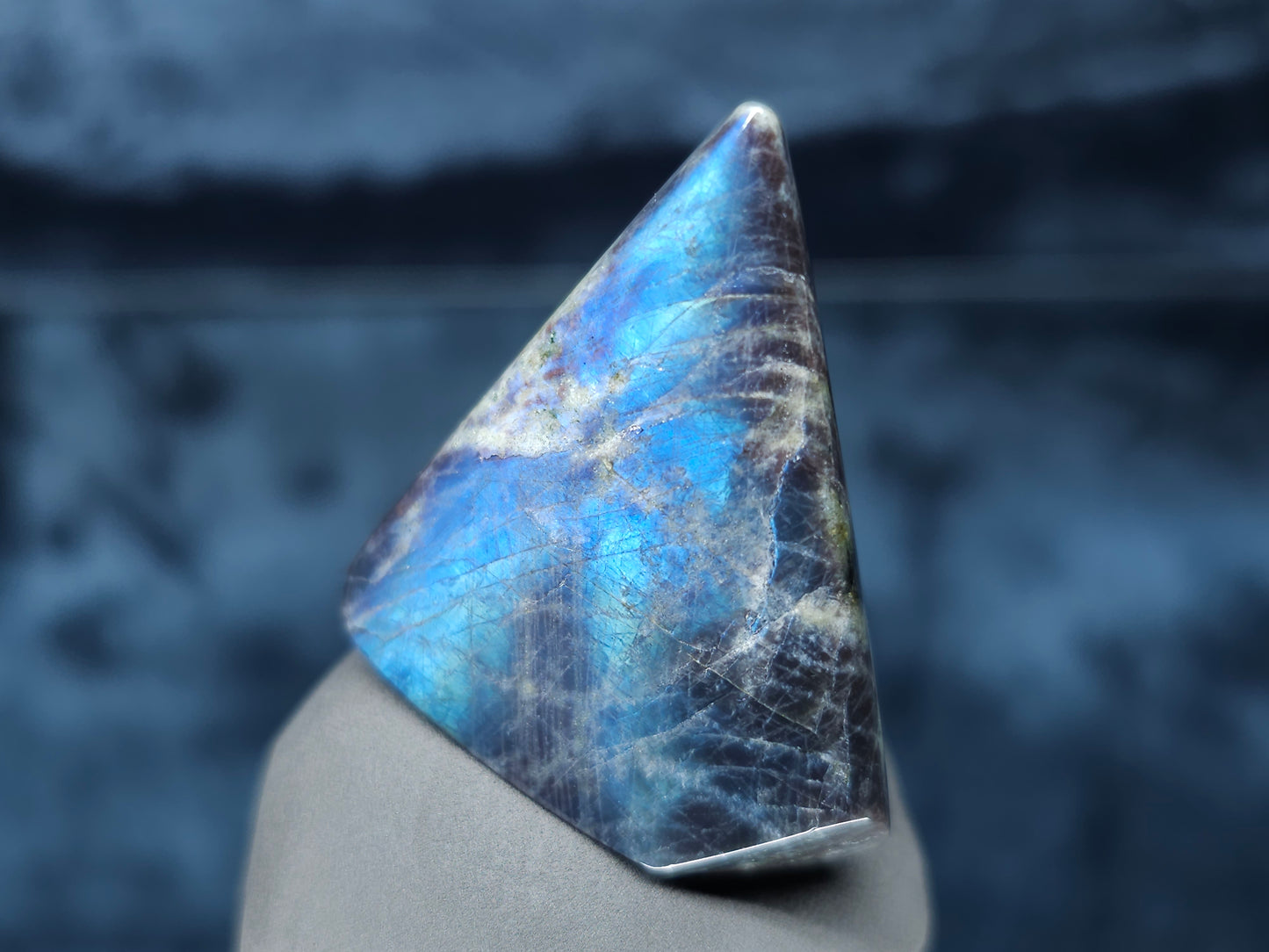 #44010 Labradorite