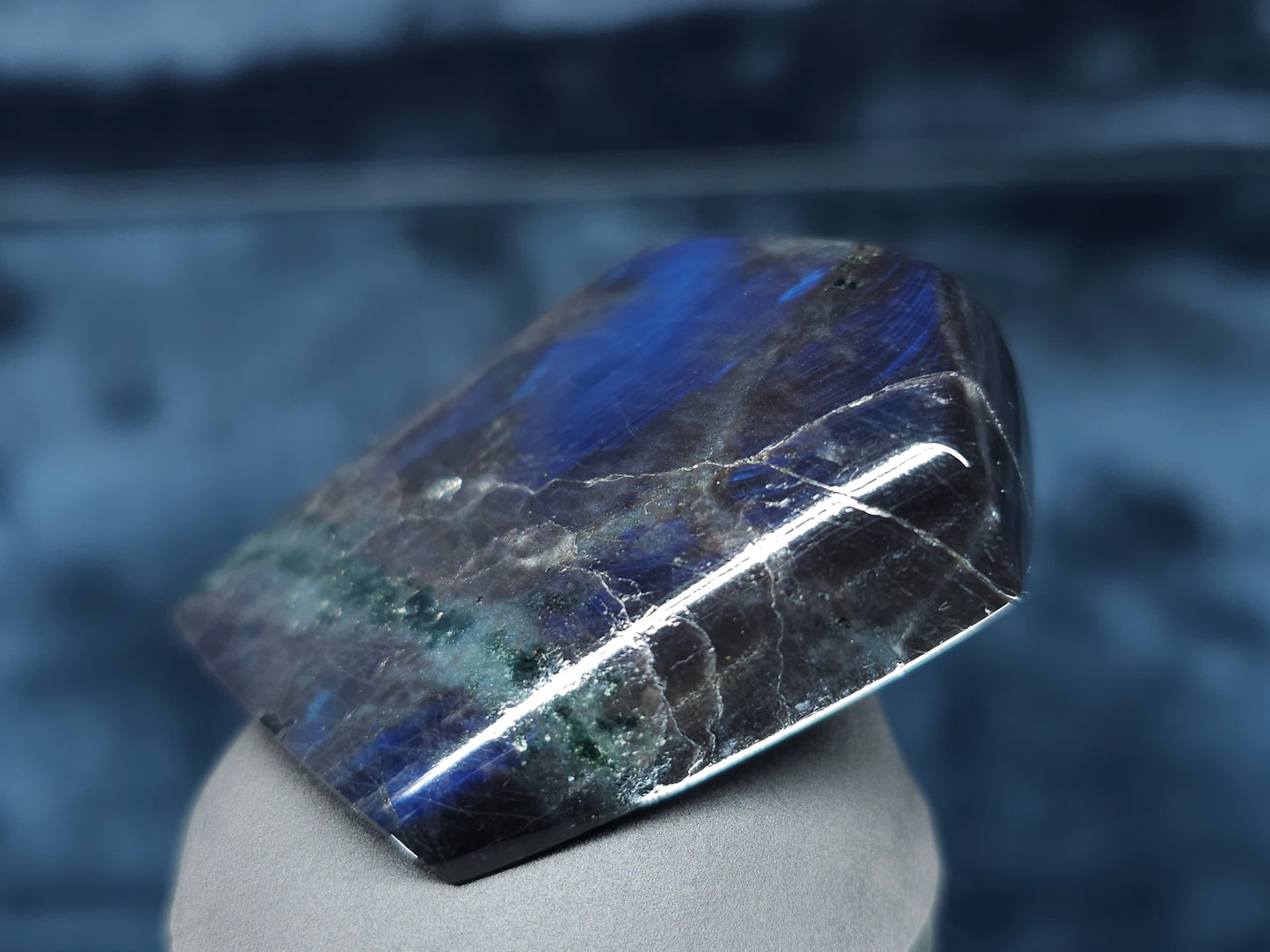 #44012 Labradorite