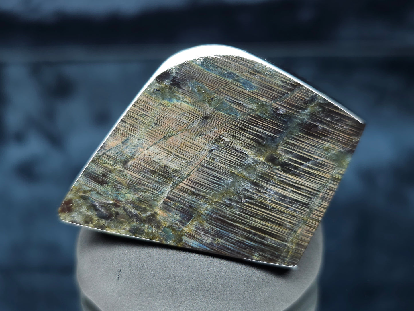 #44013 Labradorite
