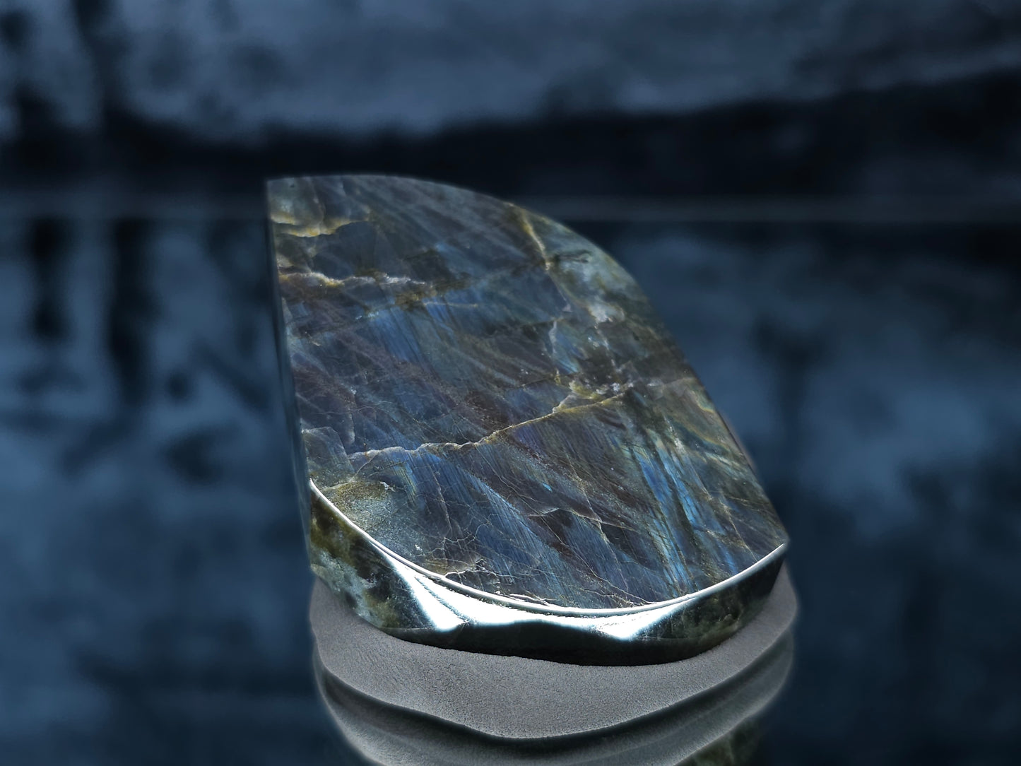 #44015 Labradorite