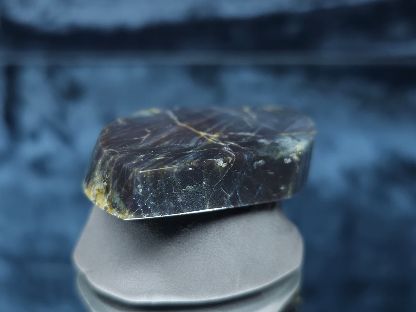 #44015 Labradorite