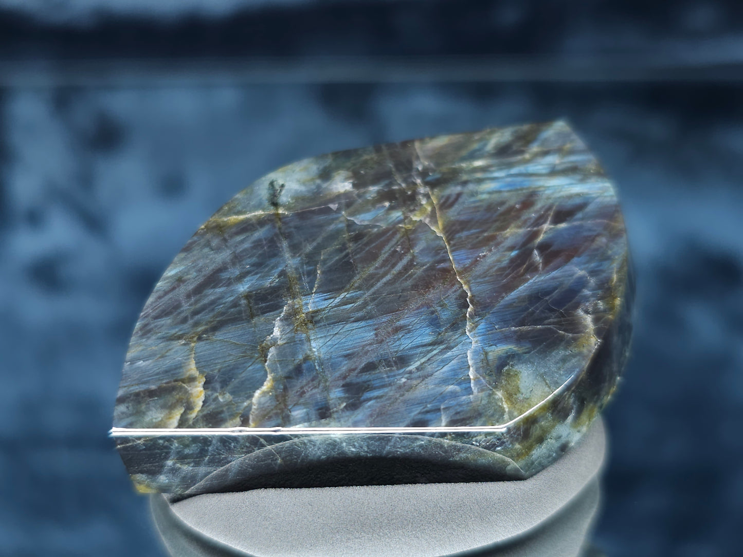#44015 Labradorite