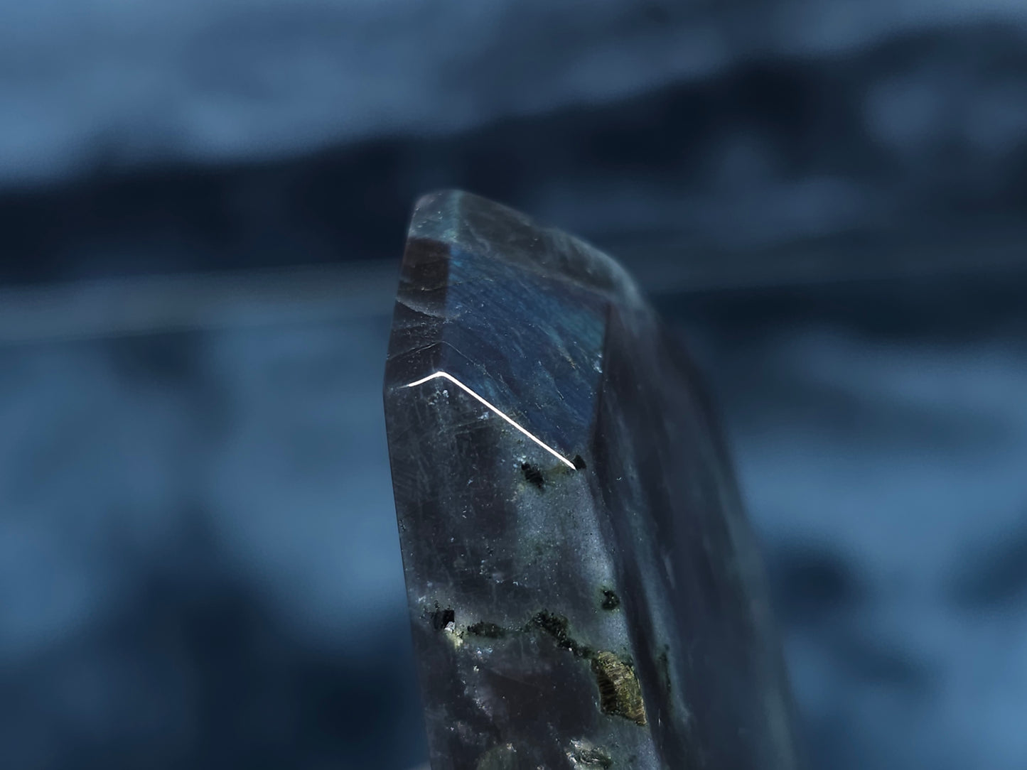 #44018 Labradorite