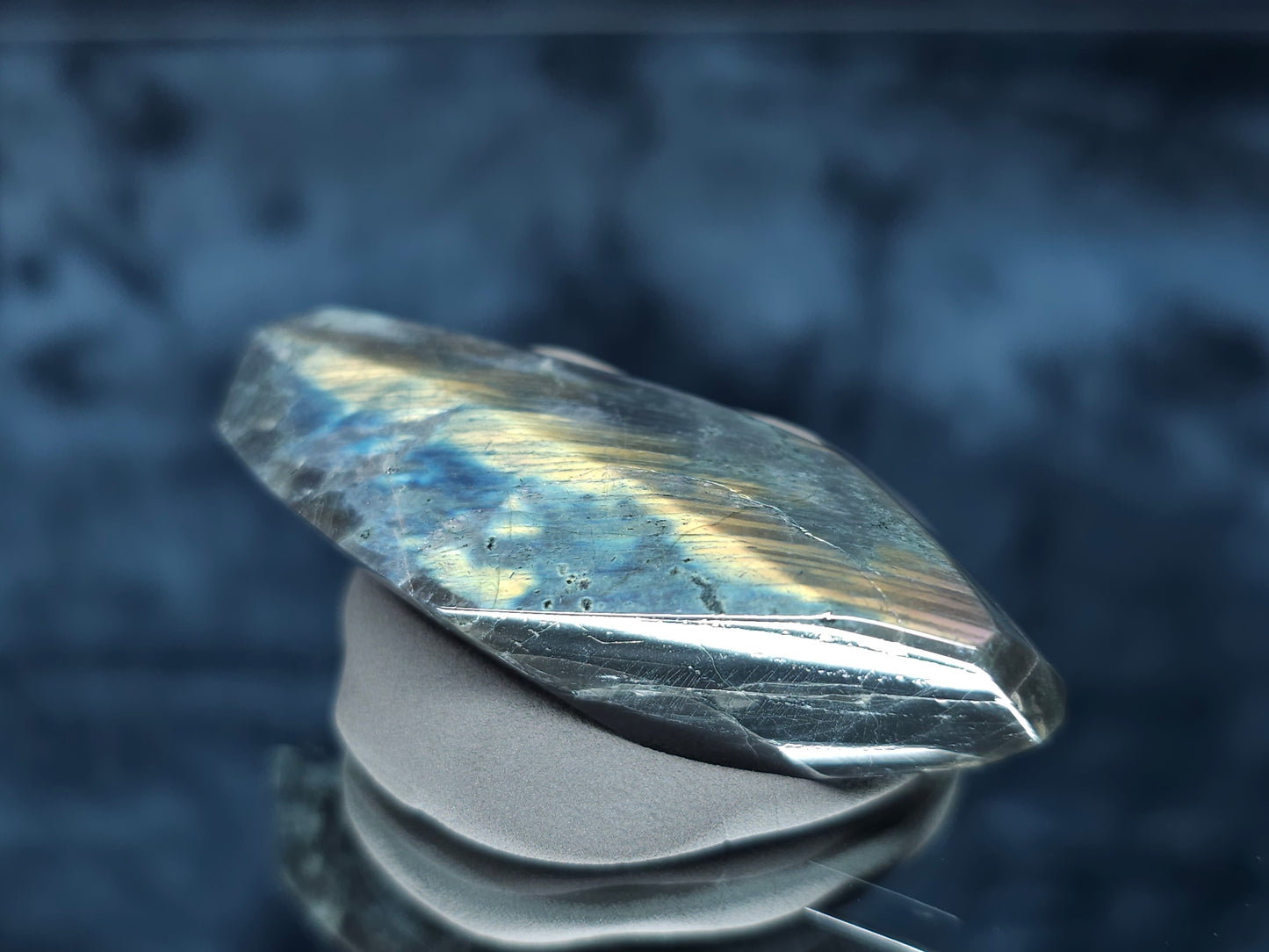 #44024 Labradorite
