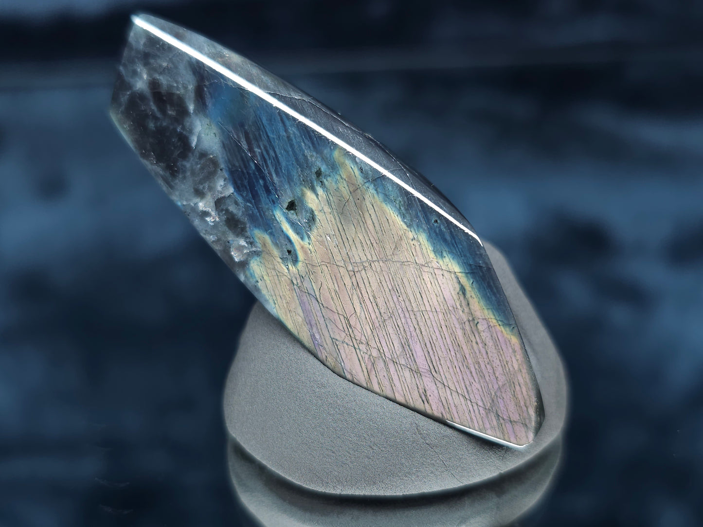 #44024 Labradorite