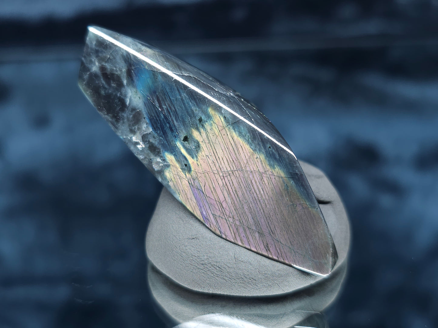 #44024 Labradorite