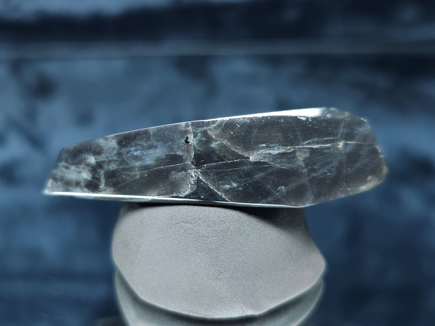 #44024 Labradorite