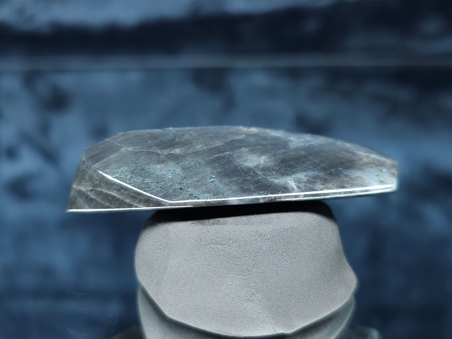 #44024 Labradorite