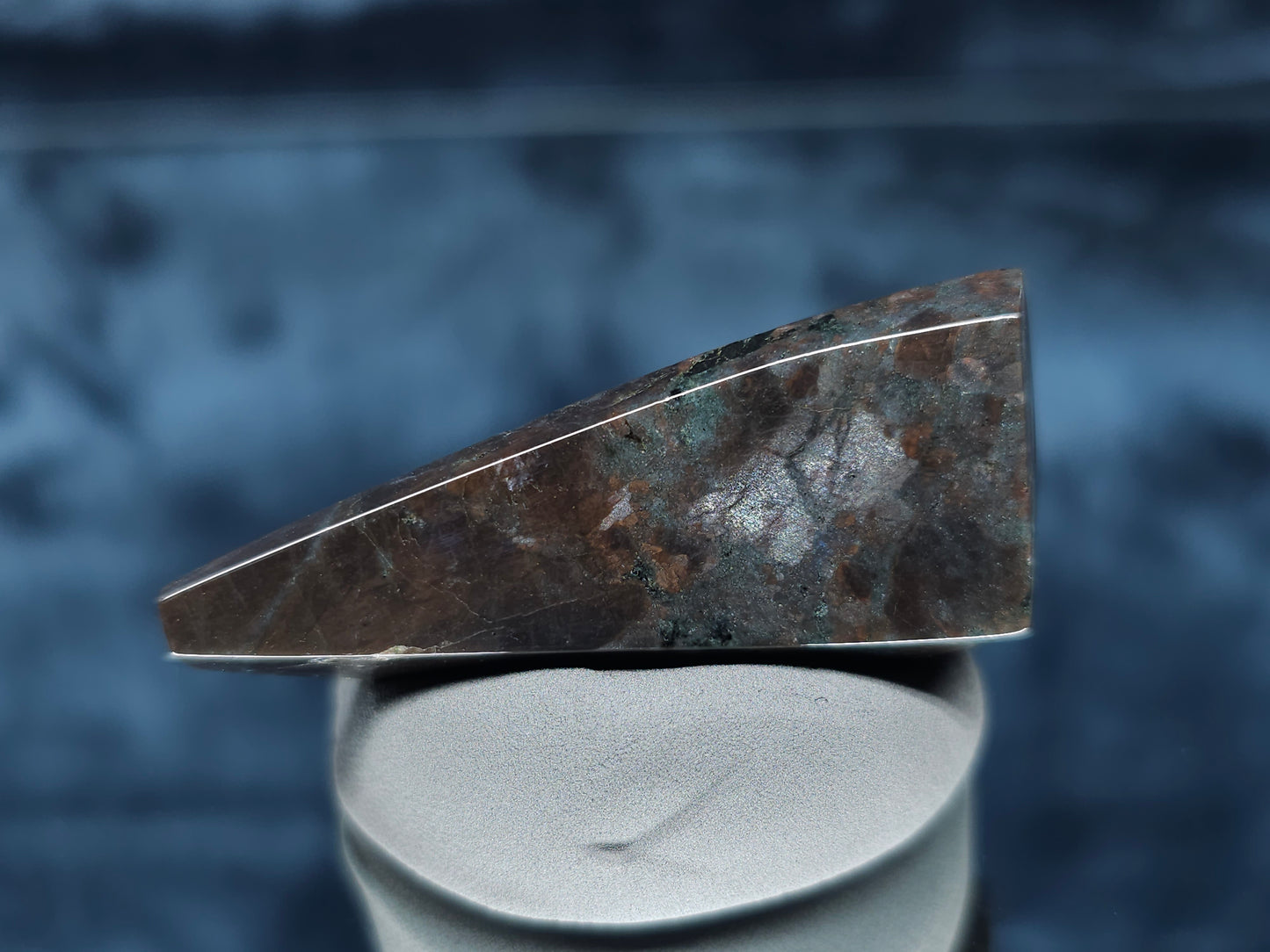#44025 Labradorite