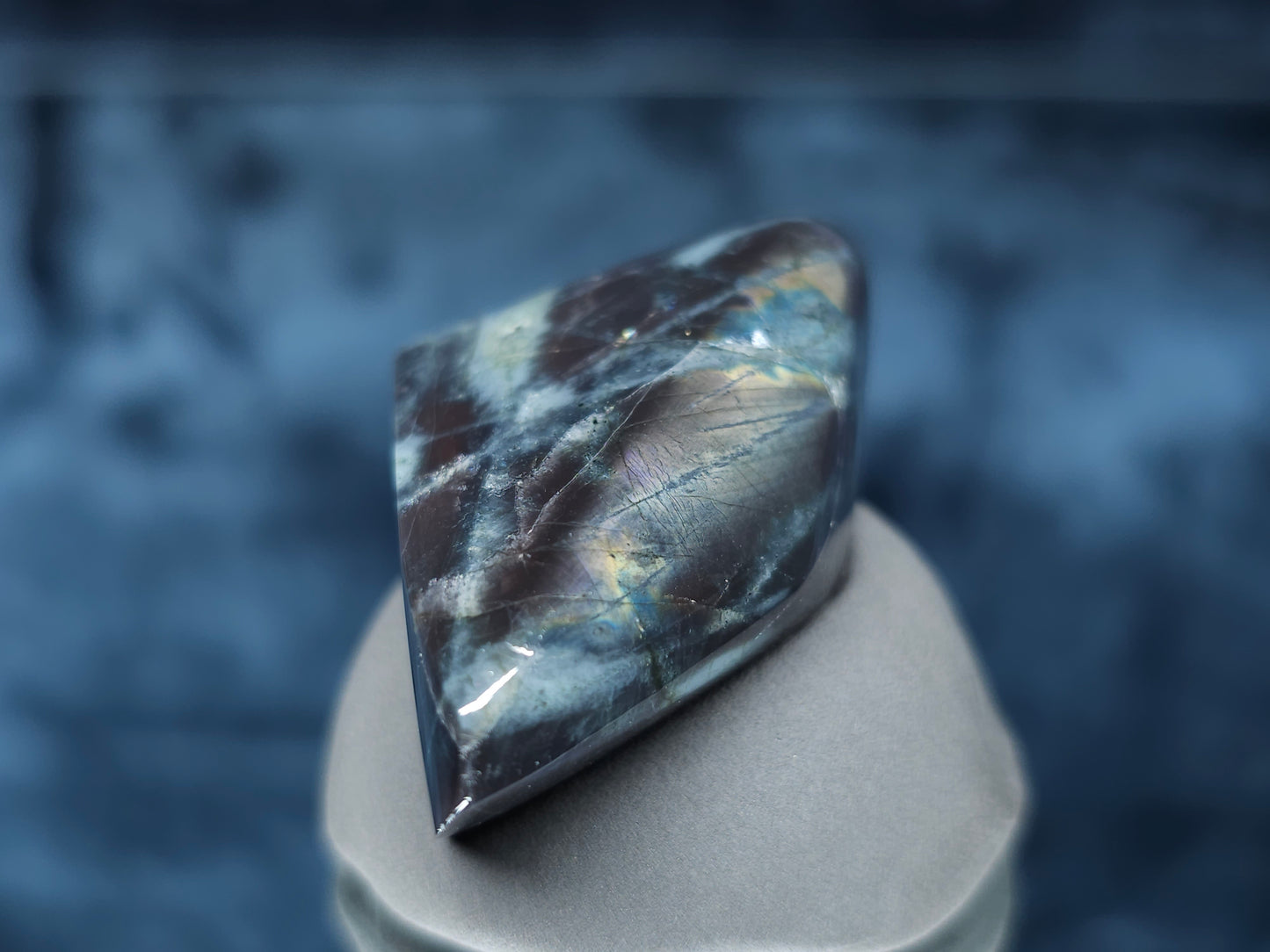 #44028 Labradorite