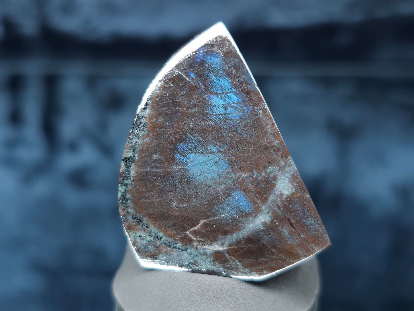 #44029 Labradorite