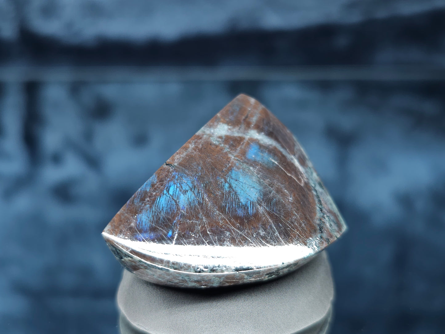 #44029 Labradorite