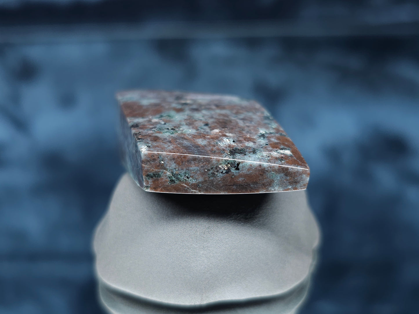 #44030 Labradorite