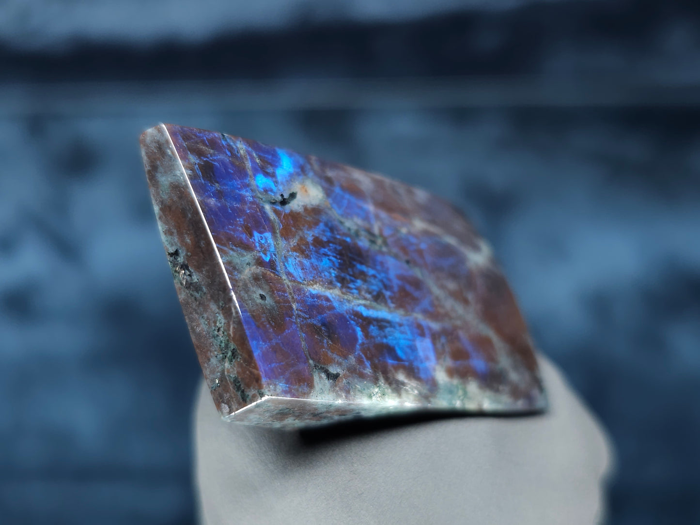 #44030 Labradorite