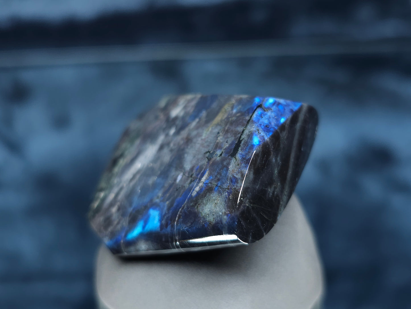 #44033 Labradorite