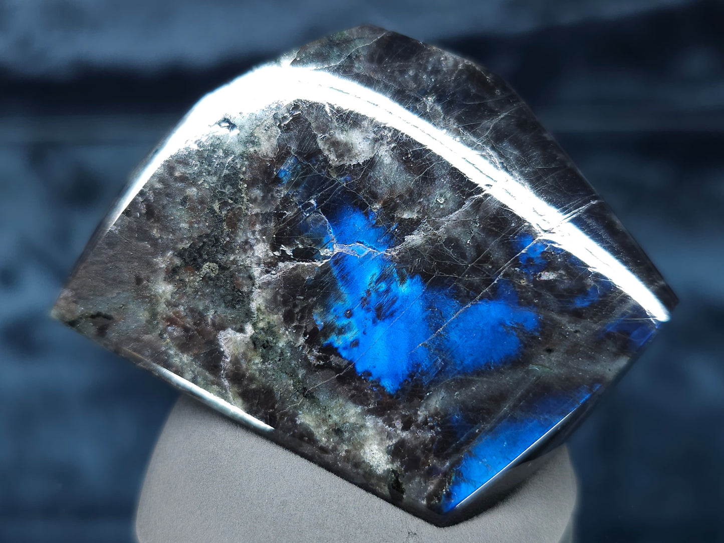 #44033 Labradorite