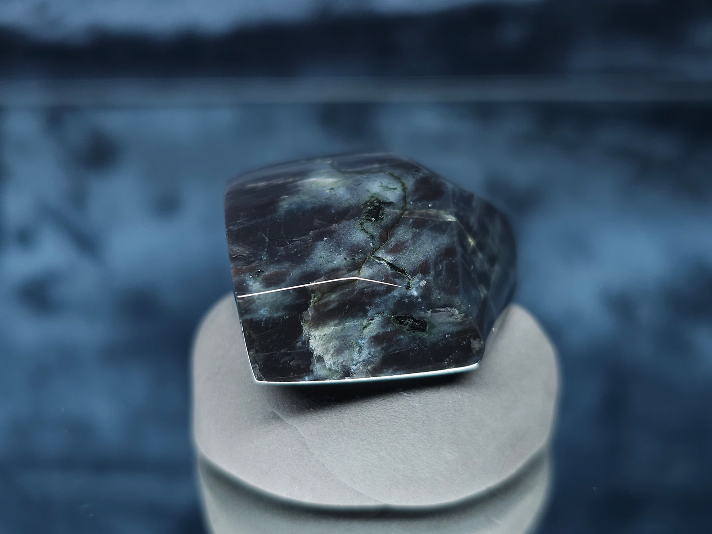 #44035 Labradorite