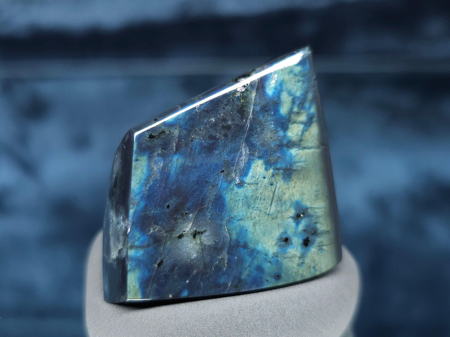 #44035 Labradorite