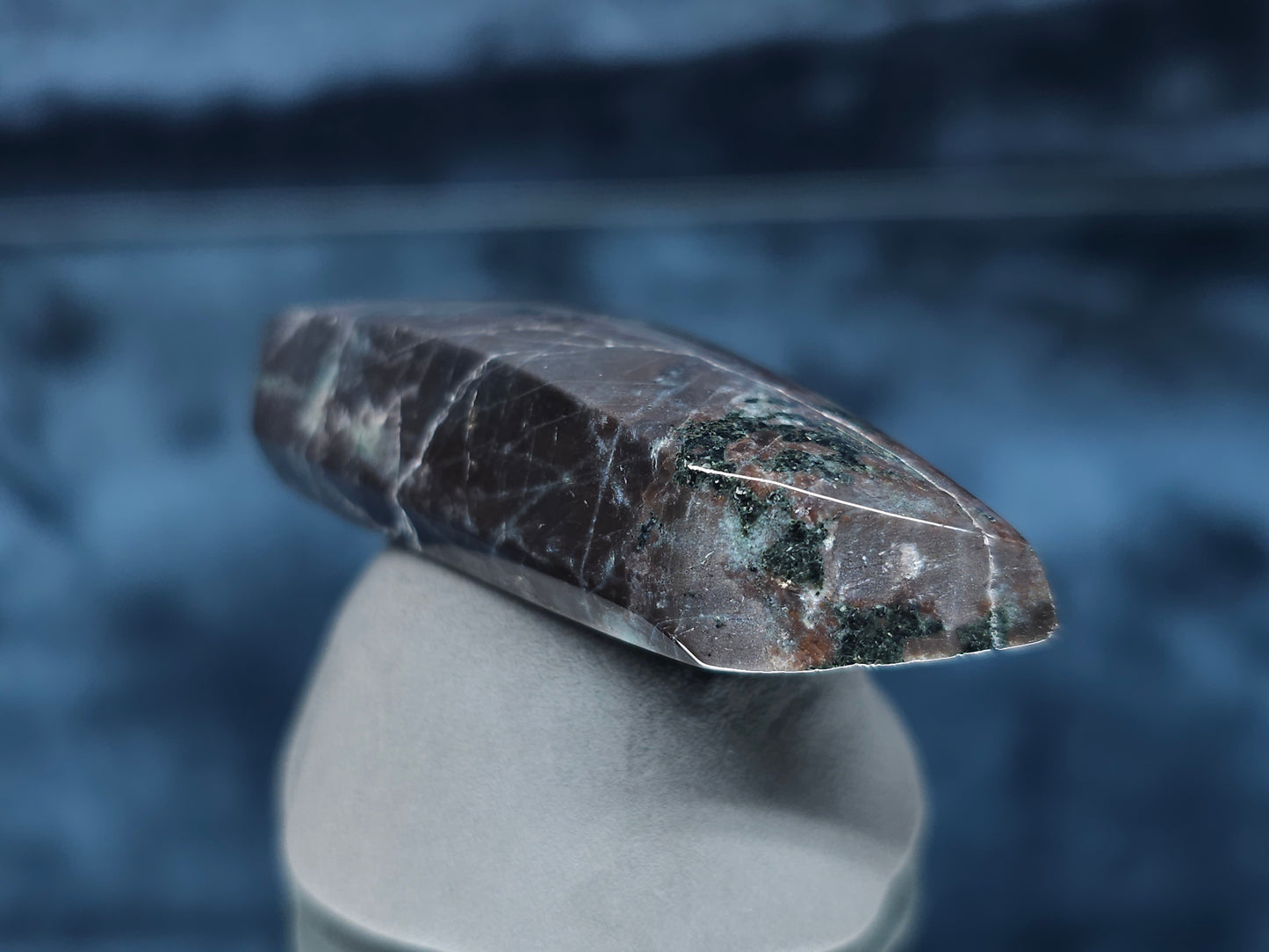 #44041 Labradorite
