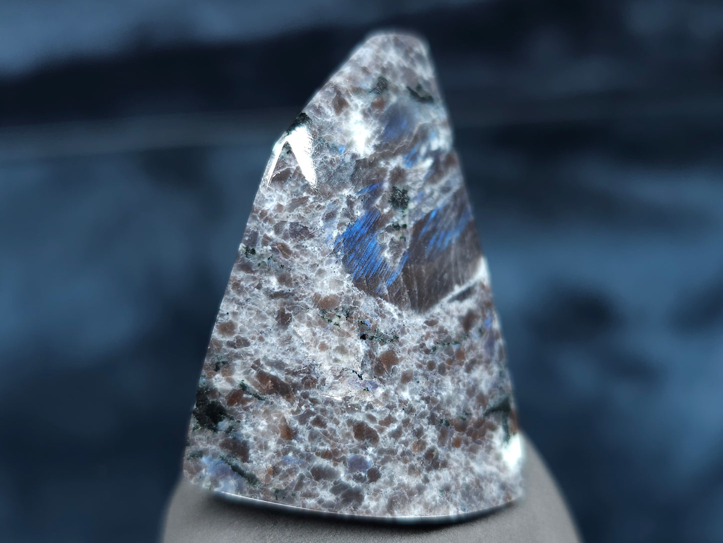 #44042 Labradorite