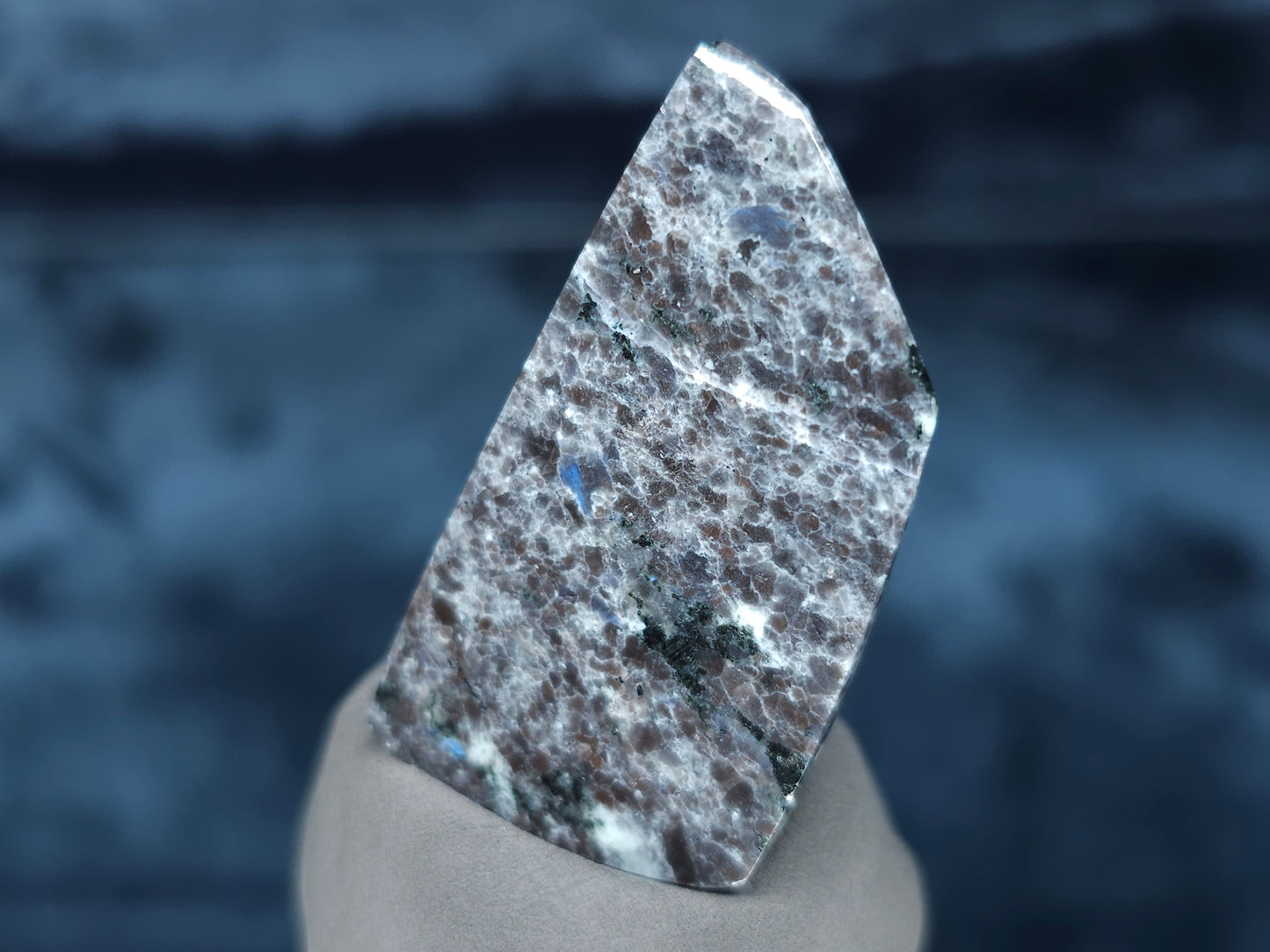 #44042 Labradorite