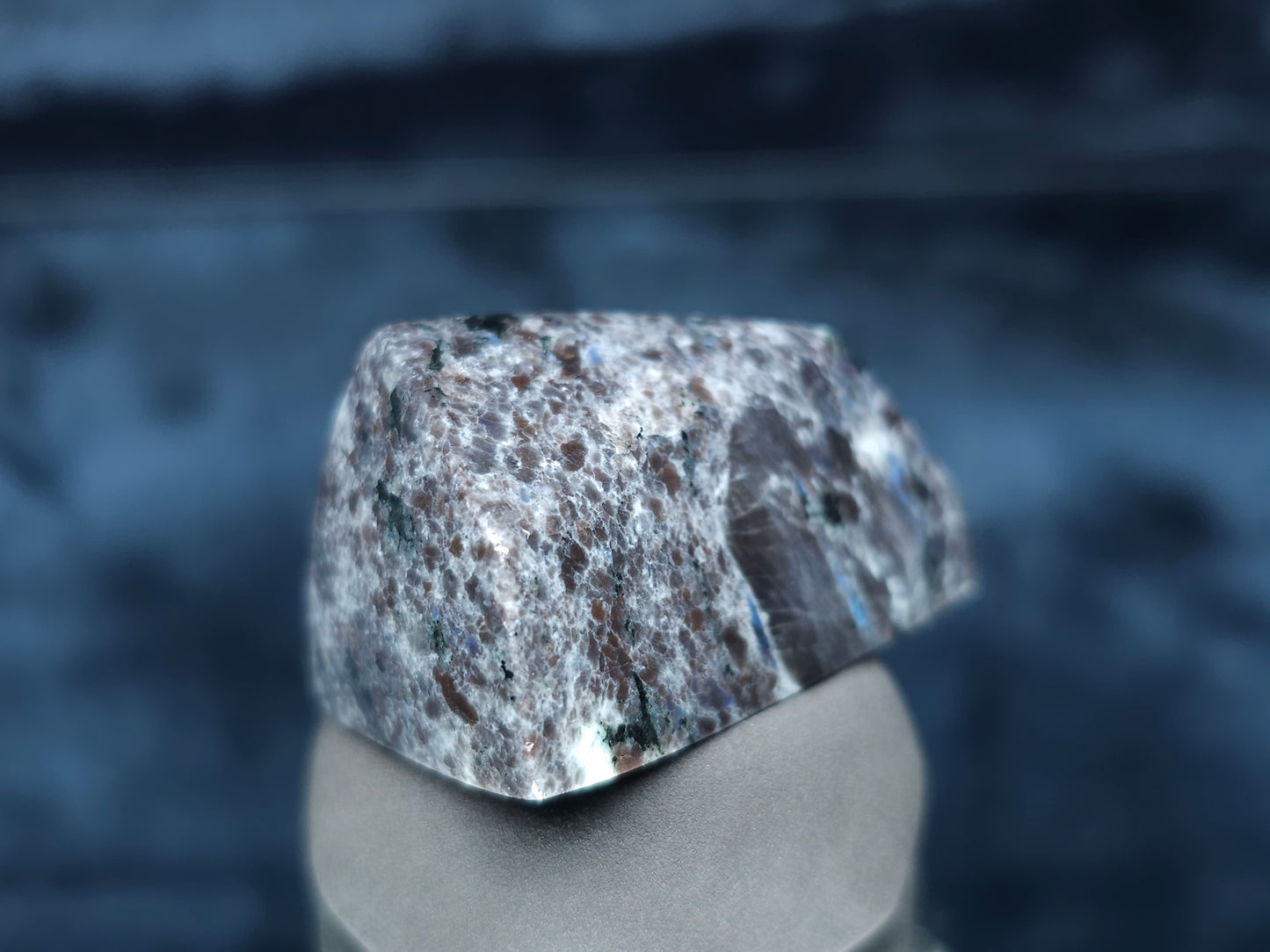 #44042 Labradorite