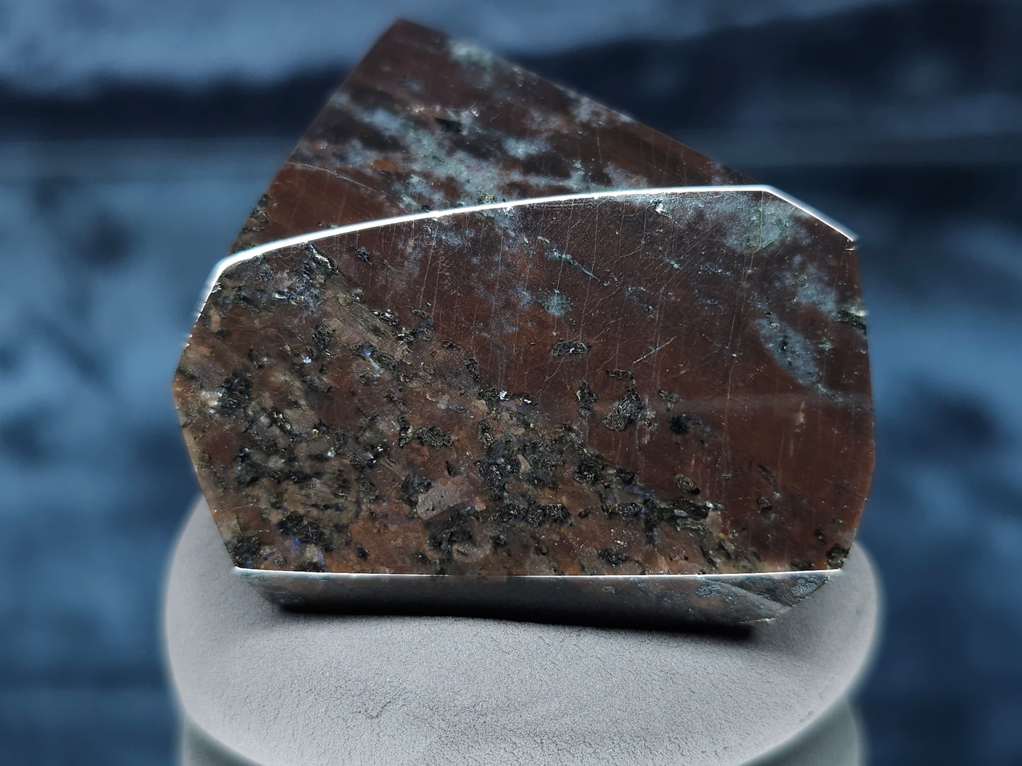 #44045 Labradorite